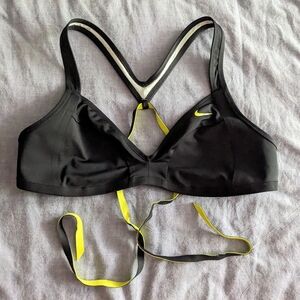 Nike swim top. SzL. Gently worn.